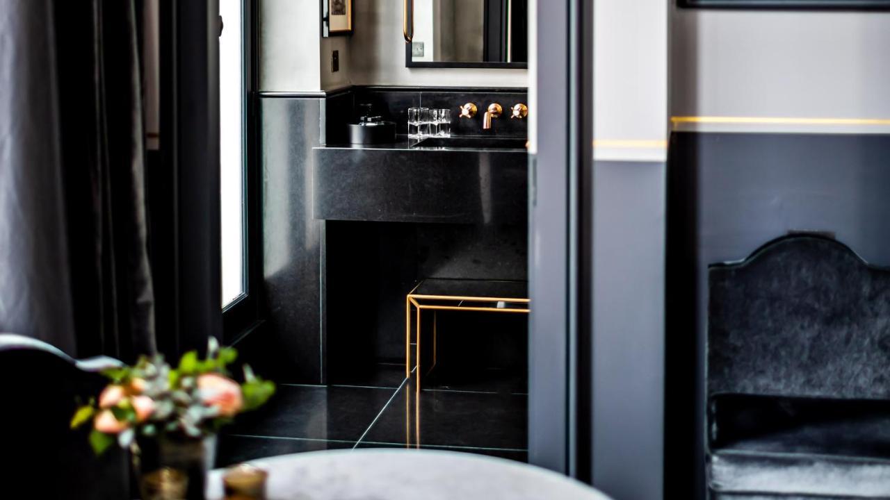 Monsieur George Hotel & Spa - Champs-Elysees Paris Eksteriør billede A kitchen in a suite at the hotel