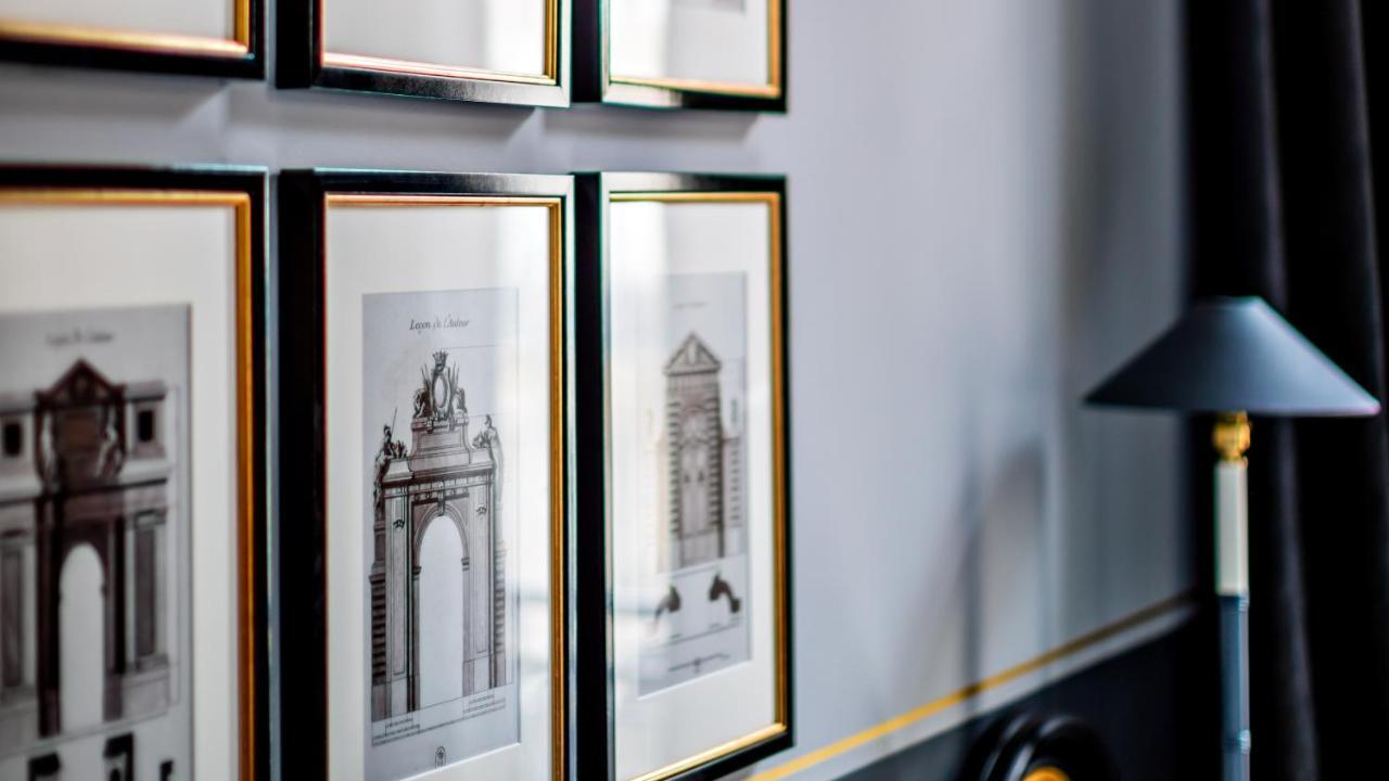 Monsieur George Hotel & Spa - Champs-Elysees Paris Eksteriør billede Framed prints